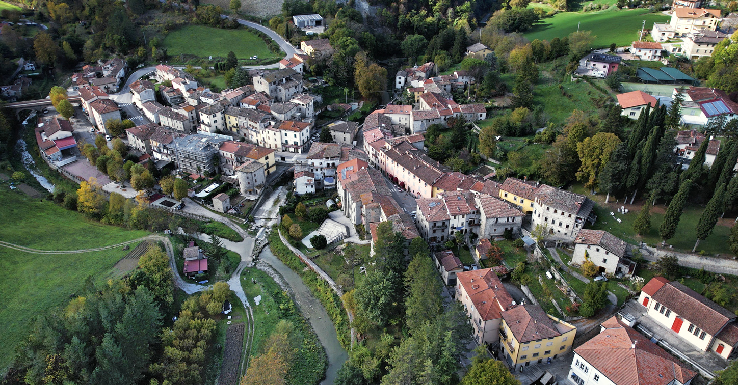 Sestino dall'alto